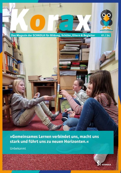 Fakt oder Fake? Kinder sitzen auf dem Boden und lesen in einem bunten Raum mit Bücherregalen.